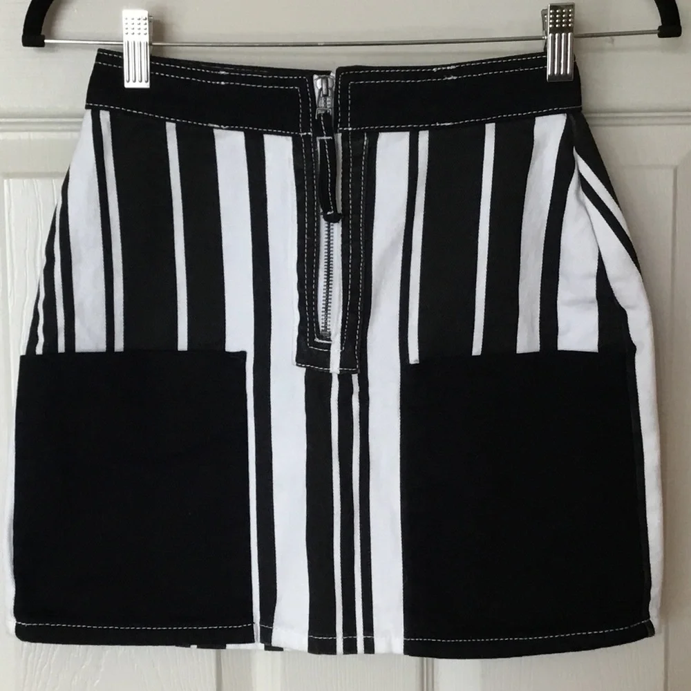 BDG Urban Outfitters Black & White Striped Denim Mini Skirt - XS